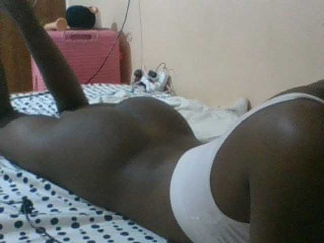 Petitecutie live cam on BongaCams