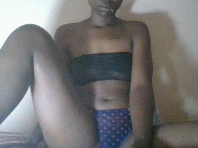 Petitecutie live cam on BongaCams