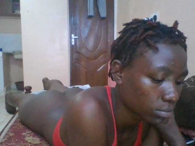 Petitecutie live cam on BongaCams