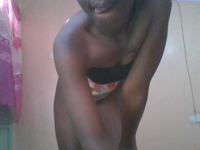 Petitecutie live cam on BongaCams