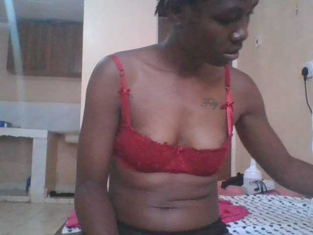 Petitecutie live cam on BongaCams
