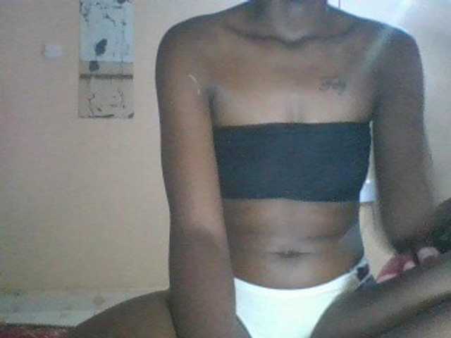 Petitecutie live cam on BongaCams