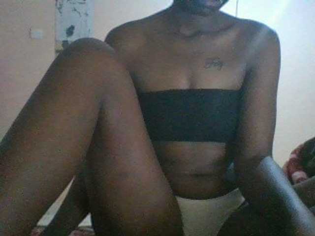 Petitecutie live cam on BongaCams