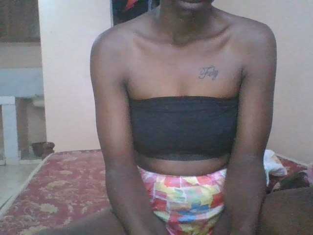 Petitecutie live cam on BongaCams