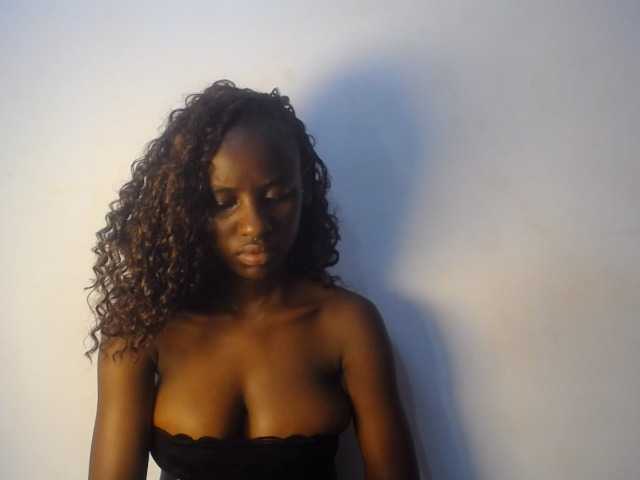 Cherrydoll8 live cam on BongaCams