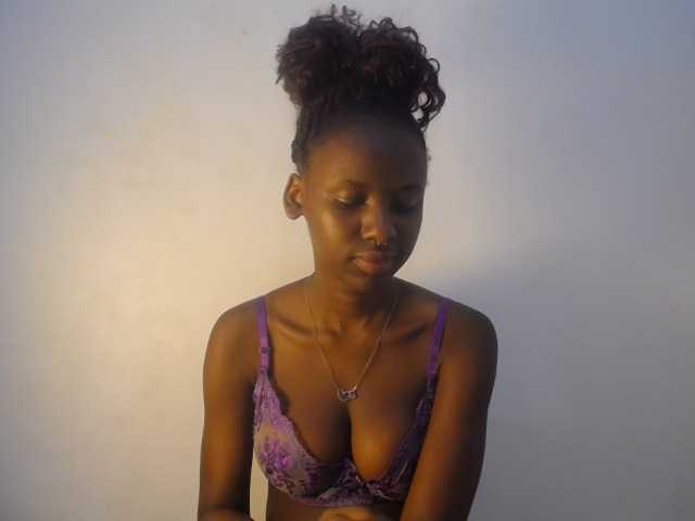 Cherrydoll8 live cam on BongaCams