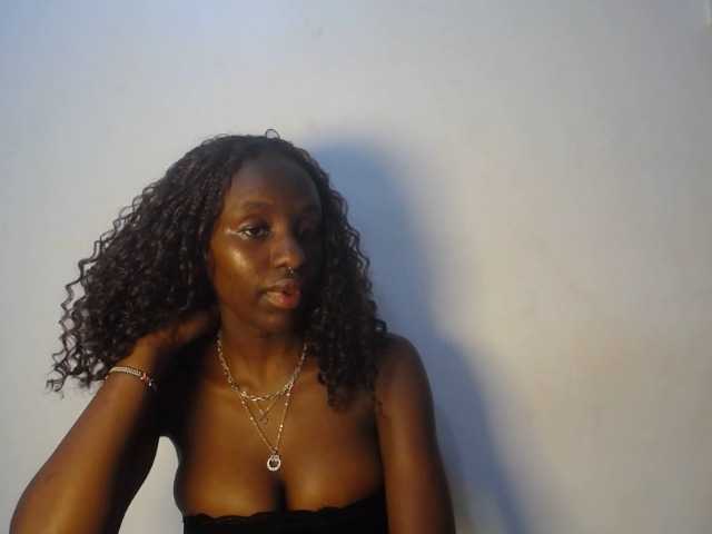Cherrydoll8 live cam on BongaCams