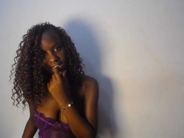 Cherrydoll8 live cam on BongaCams