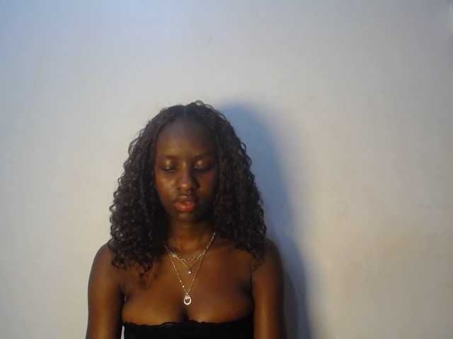 Cherrydoll8 live cam on BongaCams