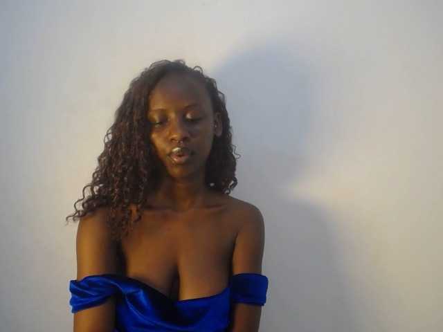 Cherrydoll8 live cam on BongaCams