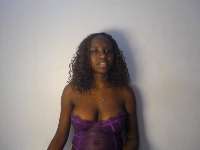 Cherrydoll8 live cam on BongaCams
