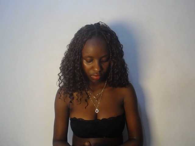Cherrydoll8 live cam on BongaCams