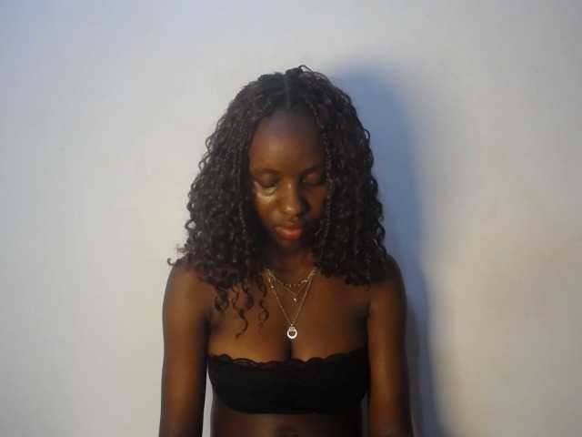 Cherrydoll8 live cam on BongaCams