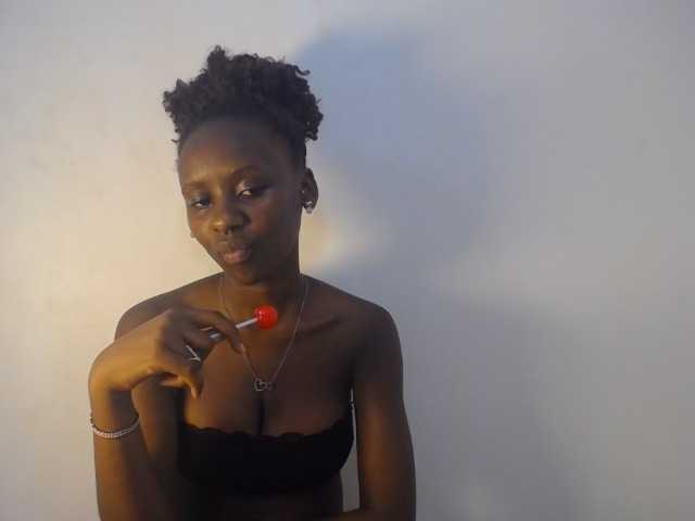 Cherrydoll8 live cam on BongaCams