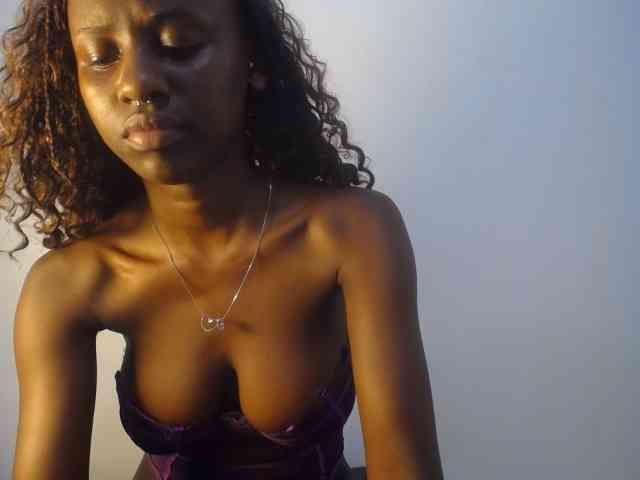 Cherrydoll8 webcam