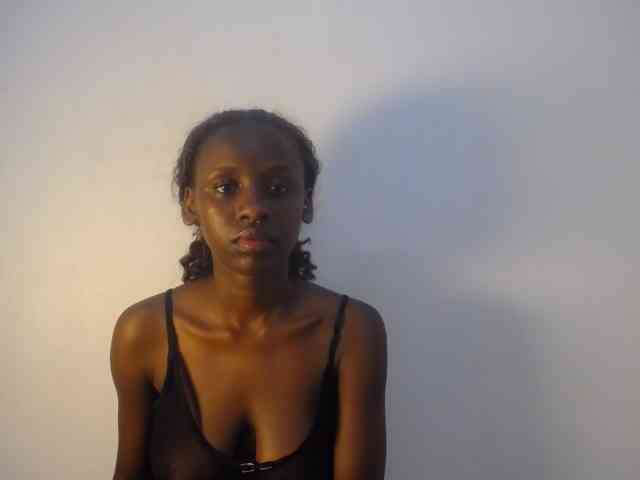 Cherrydoll8 webcam