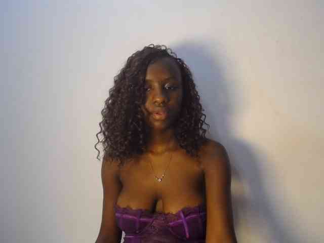 Cherrydoll8 webcam
