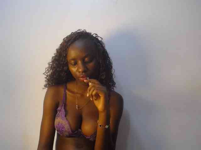 Cherrydoll8 webcam