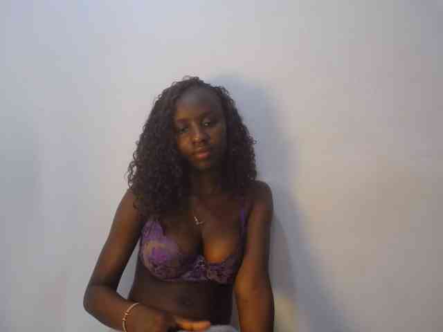Cherrydoll8 webcam