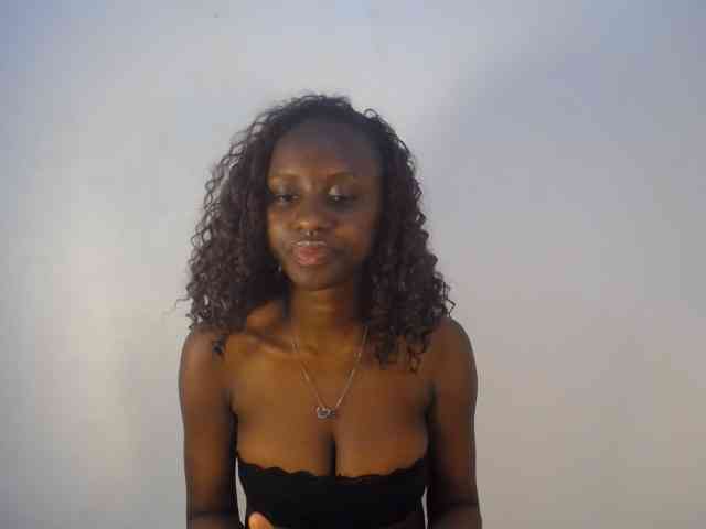 Cherrydoll8 webcam