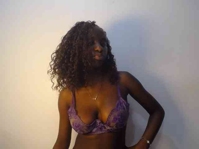 Cherrydoll8 webcam