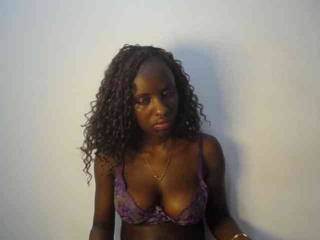 Cherrydoll8 webcam