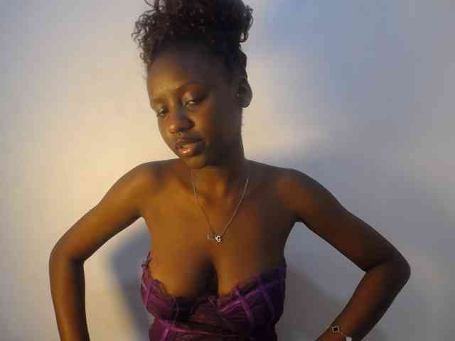Cherrydoll8 webcam