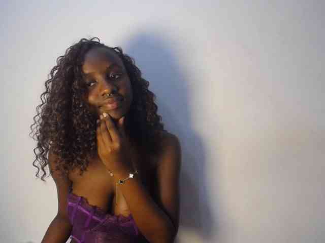 Cherrydoll8 webcam