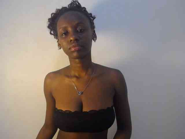 Cherrydoll8 webcam