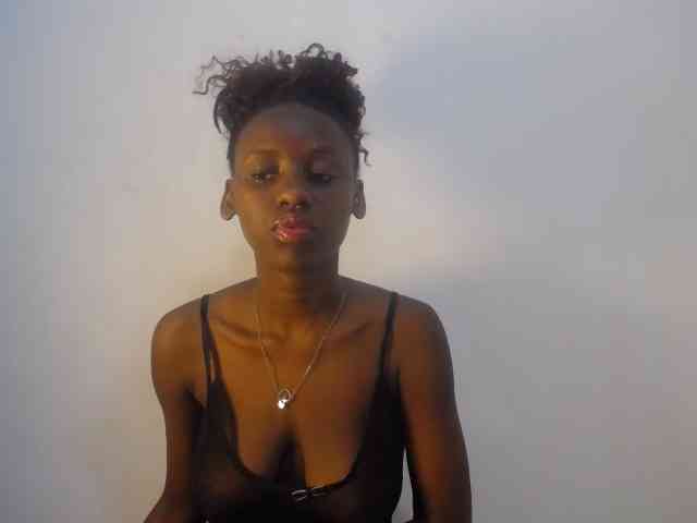 Cherrydoll8 webcam