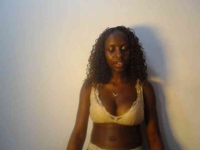 Cherrydoll8 webcam