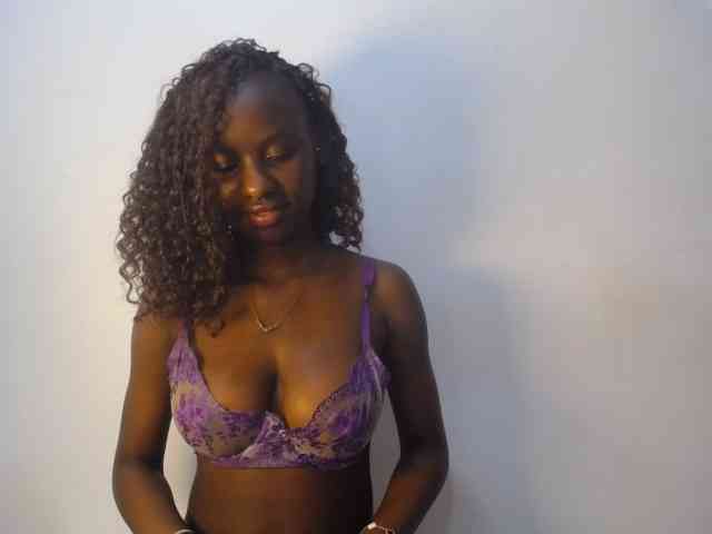 Cherrydoll8 webcam