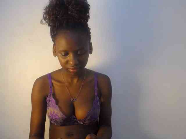 Cherrydoll8 webcam