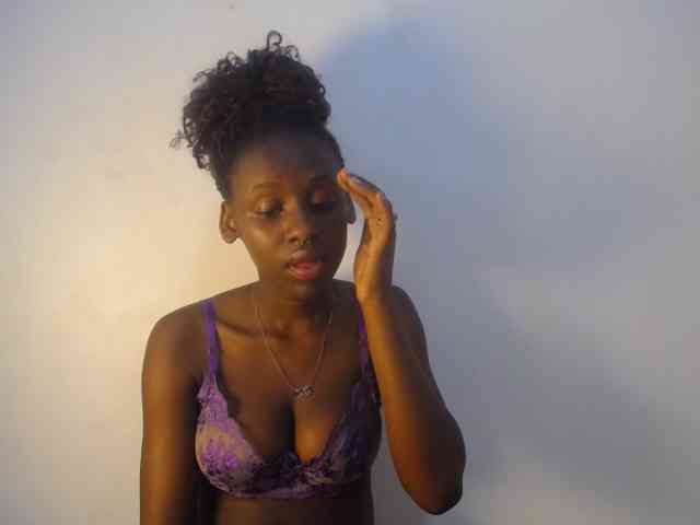 Cherrydoll8 webcam