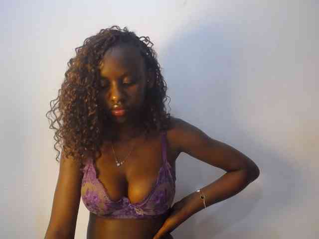 Cherrydoll8 webcam