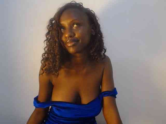 Cherrydoll8 webcam