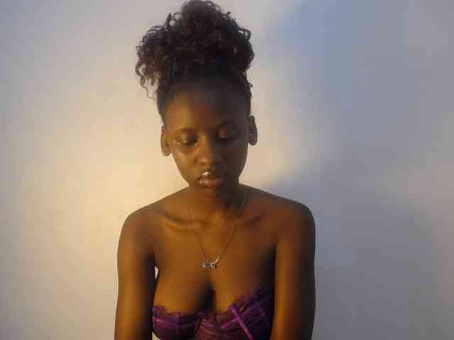 Cherrydoll8 webcam