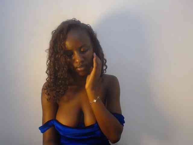 Cherrydoll8 webcam