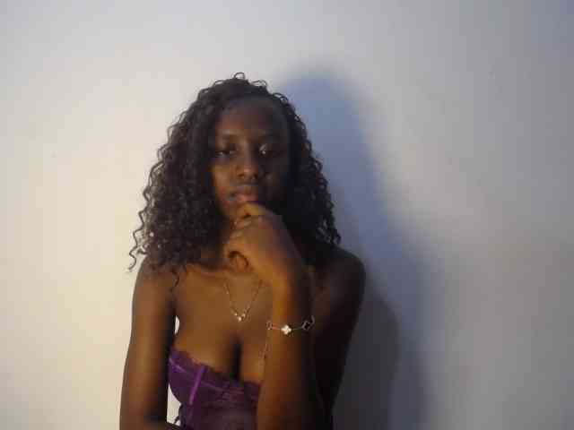 Cherrydoll8 webcam