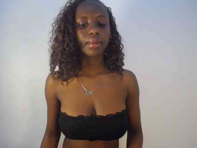 Cherrydoll8 webcam