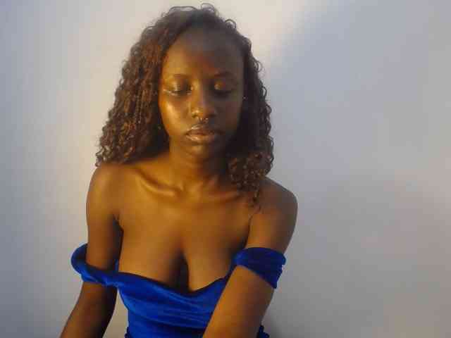 Cherrydoll8 webcam