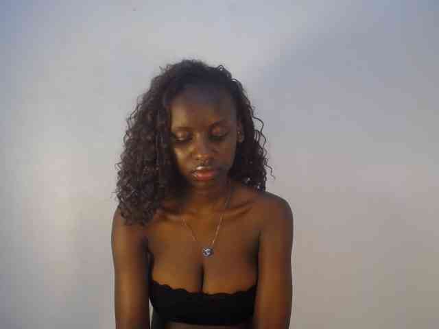 Cherrydoll8 webcam