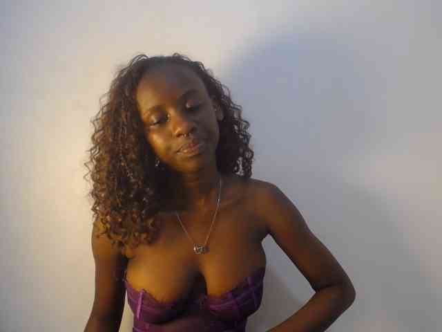 Cherrydoll8 webcam