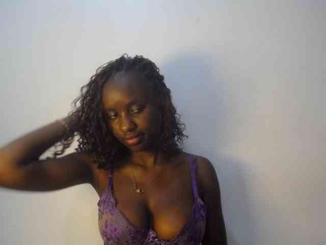 Cherrydoll8 webcam