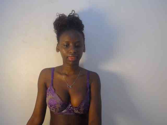 Cherrydoll8 webcam