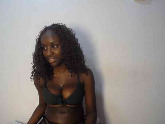 Cherrydoll8 webcam