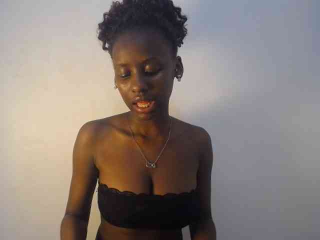 Cherrydoll8 webcam