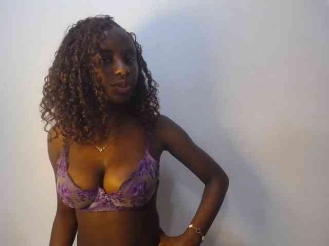 Cherrydoll8 webcam
