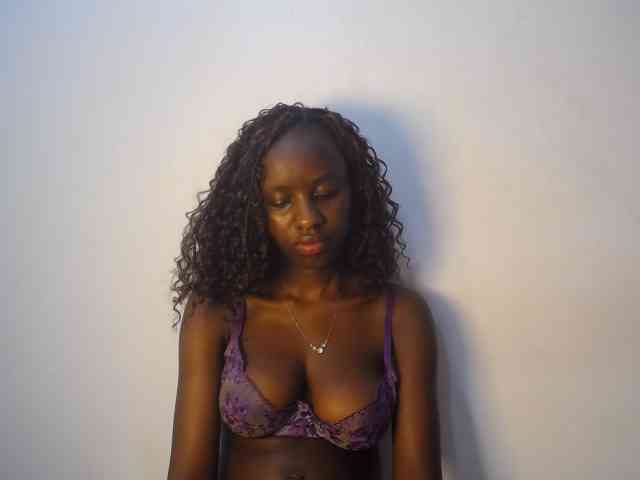 Cherrydoll8 webcam