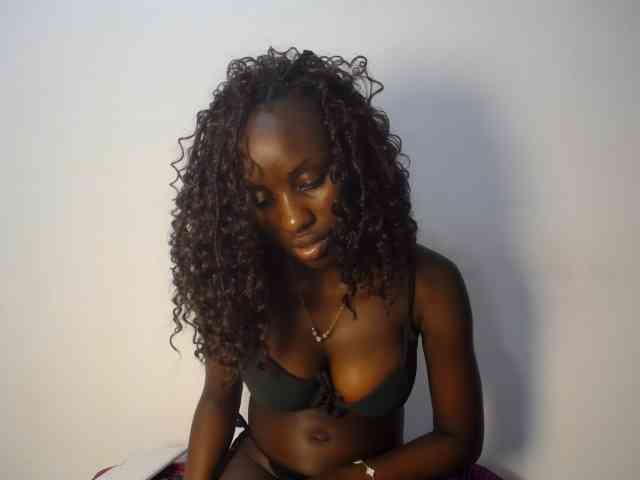 Cherrydoll8 webcam